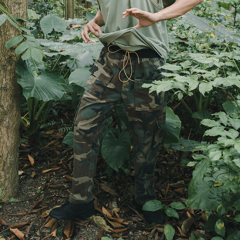 Multi-pocket camouflage trousers